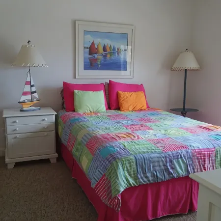 Luxury condo on the water, quiet and serene, near famous Clearwater Beach