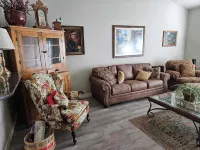 Quiet, newer construction town home near the walking path network in Sheridan. - 3 ดาว