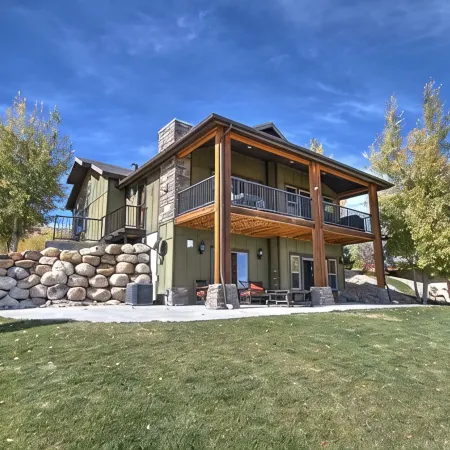 Private beach, pools/hot tub, winter sports, sleeps 20