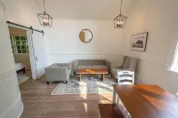 The Retreat at August Ciderhouse- Farmstay 5 minutes from Edmonds-Seattle ferry