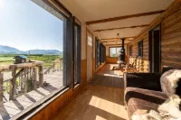 East Glacier Cabin w/ Stunning Views of the Rockies! 30 min from 2 GNP entrances - シャレー