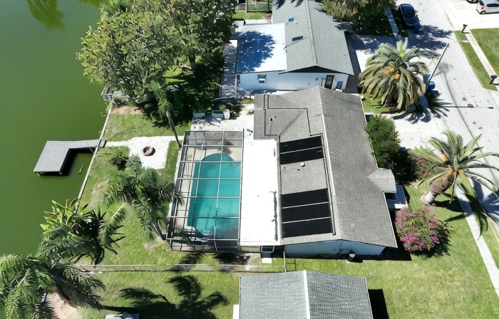 Lakefront Paradise, with Heated Private Pool.