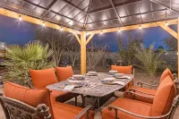 ~The Hummingbird House~  Sauna, Two King Beds, Mountain Views! - 방갈로