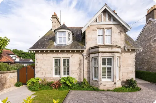 St Andrews 5 Star Luxury Villa,  Garden SPA HotTub, Sauna, Steam Room & parking -  Ferienhäuser