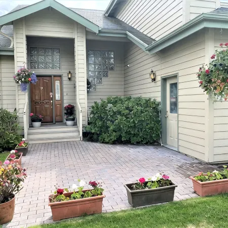 Five Star Private 4 Bedroom Home in South Anchorage. with Boat Availability