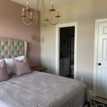 Brand new condo with gorgeous lake views