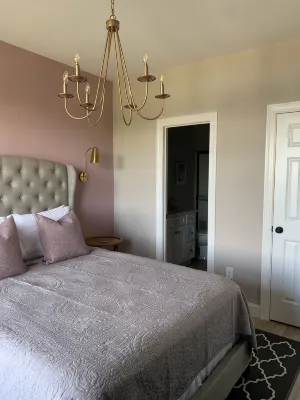 Brand new condo with gorgeous lake views - 4성급