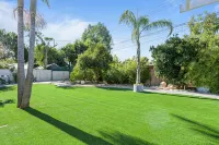 Modern 4 King Beds/Beauty Large yard/Golf/WFH/Long Stay/WIFI/FWY/25mins to Beach - Wi-Fi