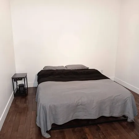 Beautiful quiet space located in the heart of Merritt suburbs.