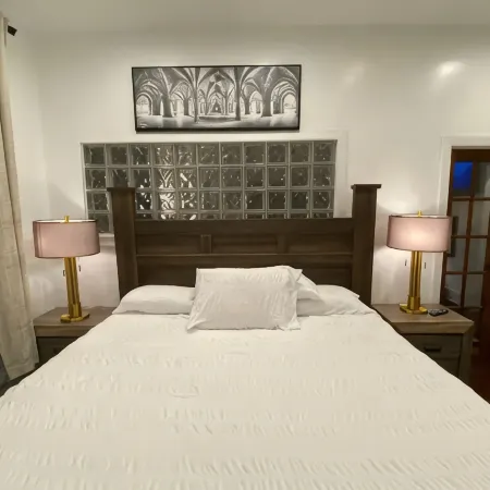 Stylish one bedroom apartment in downtown Jackson