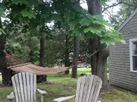 Charming Sun Filled Eastham Cottage at Fort Hill イーストハムのホテル