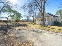 Remodeled Historical Home in Downtown Warm Springs Hoteles en Condado de Meriwether