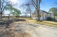 Remodeled Historical Home in Downtown Warm Springs