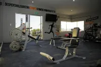 Amazing Views | Modern 1BR | Pools | Gym | Cinema | Netflix - ที่มีฟิตเนส