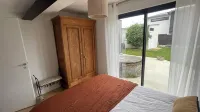 New 80 m² apartment with garden, quiet, walking distance to port, stadiums and shops - Homestays