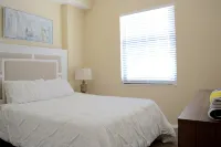 Clearwater Beach Condo 3 BR fits 6-8 ppl - Private Pool