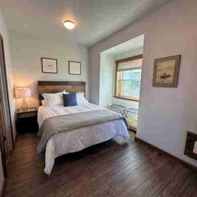 Waterfront 2 Bed-King/Queen , 2 Bath + Incredible Views Perched  over Bodega Bay Rooms