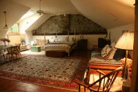 Charming historic cottage on scenic road to Mt. Greylock - Country Houses