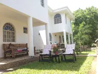 Coco-De-Ville Hotels in Galu