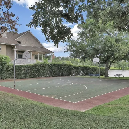 Spacious 2-bedroom Condo with Lake Views and WiFi - Sleeps 6