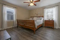 Wine Country Lake Escape-Fishing and Hot Tub Free Night with 3 Night Stay! - Boutique