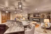 Leather&Spruce - Luxury Lake area fun funky home with amenities. Great for 2-18! - 4-Star
