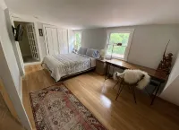 Vineyard Vacation Retreat with HOT TUB - Wifi