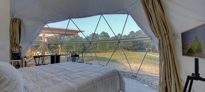 Luxury Glamping Dome “Sol” in countryside with hot/tub near Hot Springs Ξενοδοχεία στην πόλη Hot Spring County