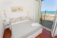 Palm Beach House - Sea and Beach View - 3-Star