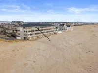 • Oceanside condo ON Hampton Beach • - Beach resorts