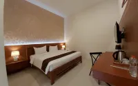 Dreamland Hotel and Lounge - parcheggio
