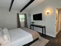 4 bed, 2 bath home conveniently located in NE Gainesville - 2성급