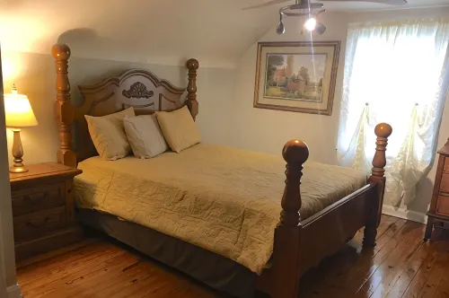 Cozy & Quiet beautiful 4 bedrooms , close to downtown, Cleve clinic - 2 ดาว