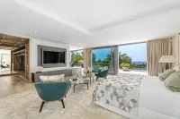 All About Villa Serenity -  Ferienhäuser