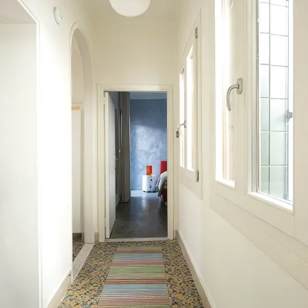 Stunning house, 4 bedrooms, 3 outside spaces, near St Mark's, in a typical square