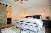 The best of Franklin! Beautiful listing on private acreage & minutes to downtown - 4-Star