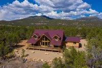 Gorgeous 5 Bedroom Log Cabin for your ALL YEAR relaxation by Zion National Park - Uima-altaat