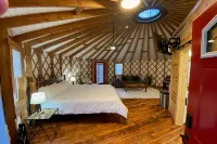 Gray Yurt in Hocking - 4-Star