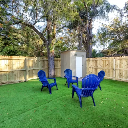 Cozy Home Fenced in Yard, Near Dwntwn&Beaches