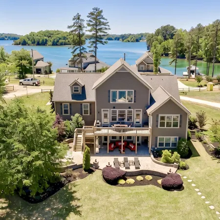 New to Vrbo! Big Water Views, Private Dock, Pool Table, 15 Min Clemson!