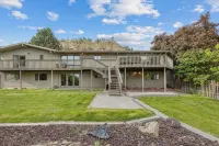 Montana Mansion: Theater, Gym, Arcade, Billiards - Homestays