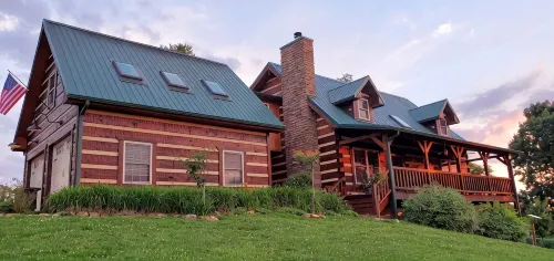 Luxurious cabin, mountain views near the  Smokies! Pet and family friendly! - シャレー
