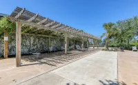 Shimmering Tides~Golf Cart~Secluded - Pool