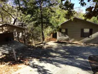 Hojo's-Lakefront-Lakeview Home in a Private Setting-Marina Nearby-Community Pool - 3-Star