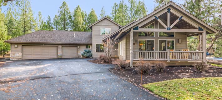 Sunriver Adventure Lodge - 4Br/3.5BA, 2 Primary Suites, A/C, Bikes, & Sharc サンリヴァーのホテル