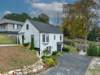 DT Mystic Renovated 3BR Mystic Cape house - 3 stjerner