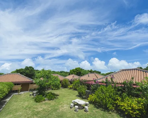 Hotel Peace Island Taketomijima Hotels near MInsah Kogei Museum