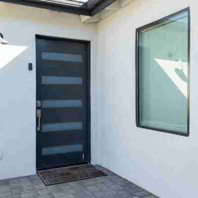 Stylish Private Guest Suite, central to it all! Others