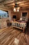 Dreher Dreams Cabin-Lakefront- + Fishing, Kayaks,Paddleboards, 7 Beds Sleeps 9! - 4-Star