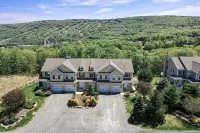 ⭐️ Spacious Mountaintop Oasis at Camelback | 2,500 SF w/ Game Room, Deck & A/C - Pools